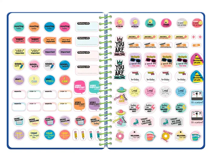 Liderpapel Agenda Escolar 26-27 Fantasy - Espiral Día Página A6+ - Interior Bilingüe (Español/Inglés) - Papel FSC 80g - Incluye Pegatinas - Color Chill