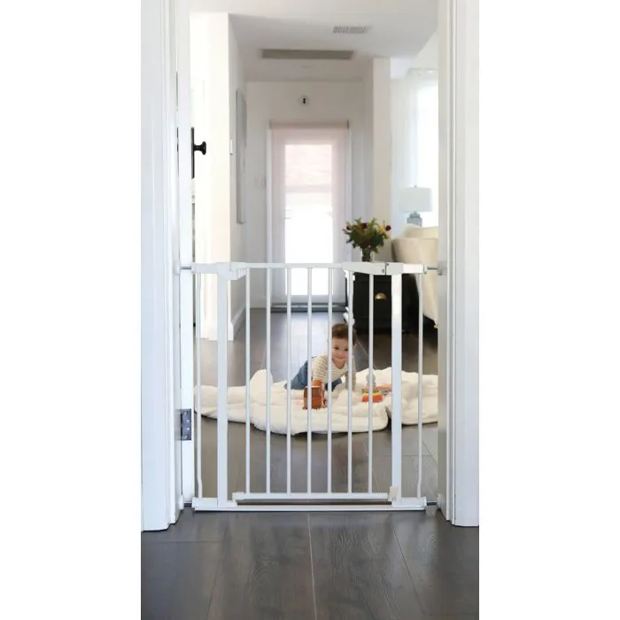 Dreambaby DRE9312742894634 Barrera de Seguridad Infantil con Cierre Automático Avanzado y Base Baja, para Niños de 75-81 cm y 76 cm de Altura, Color Blanco