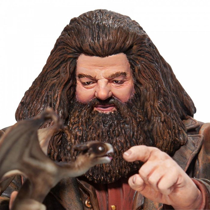 Enesco Figura Harry Potter Hagrid Figura Coleccionable Detallada con Norbert Dragonneau, Licencia Oficial Wizarding World