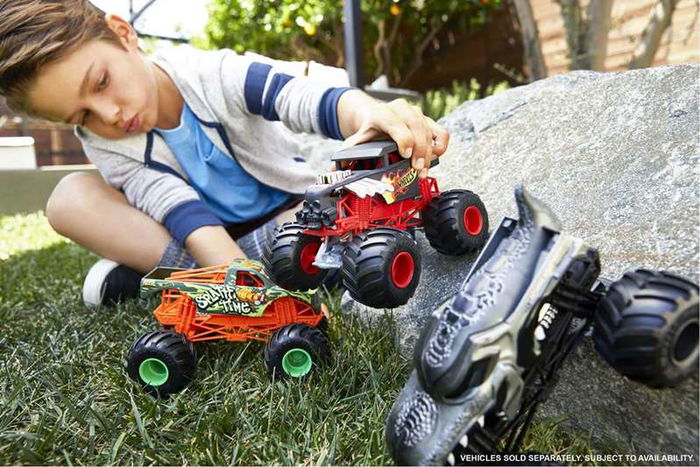 Mattel Coche Grande Monster Truck Escala 1:24 - Modelos Surtidos Mattel Coche Grande Monster Truck Escala 1:24 - Modelos Surtidos