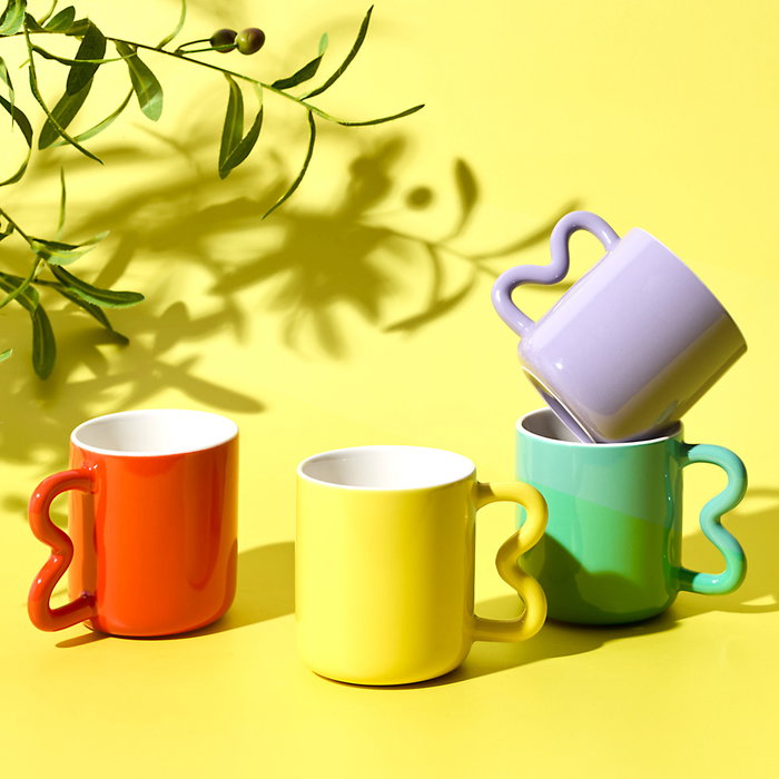 Home Deco Factory Taza con Asa Zig Zag 340ml Colección Dolce Vita - Colores Surtidos (Amarillo, Lila, Rojo, Verde) Home Deco Factory Taza con Asa Zig Zag 340ml Colección Dolce Vita - Colores Surtidos (Amarillo, Lila, Rojo, Verde)