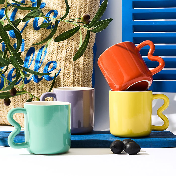 Home Deco Factory Taza con Asa Zig Zag 340ml Colección Dolce Vita - Colores Surtidos (Amarillo, Lila, Rojo, Verde) Home Deco Factory Taza con Asa Zig Zag 340ml Colección Dolce Vita - Colores Surtidos (Amarillo, Lila, Rojo, Verde)