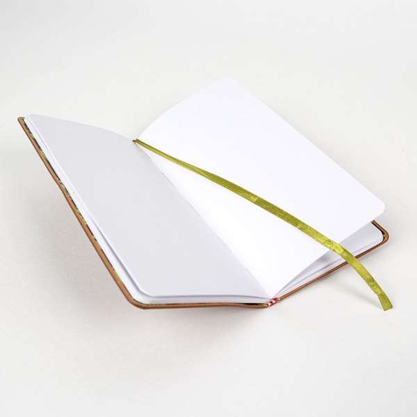 Cerdá Cuaderno Premium Guardians of the Galaxy Groot 12x19.6x1.0 cm Marrón para Niños +3 Años