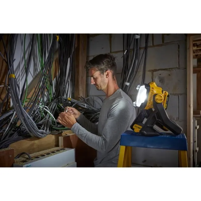 Stanley Fatmax SFMCL030B-XJ Lámpara LED para Proyector 18V 750-1850 Lúmenes Batería no incluida Stanley Fatmax SFMCL030B-XJ Lámpara LED para Proyector 18V 750-1850 Lúmenes Batería no incluida