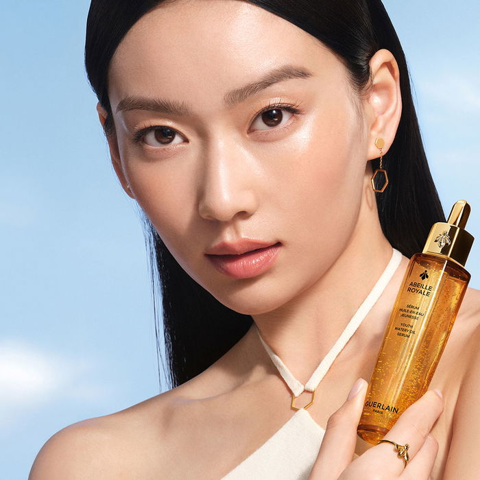 Guerlain Abeille Royale Estuche de Tratamiento 4 Piezas: Crema de Día 50 ml, Aceite Acuoso 5 ml, Crema Contorno Ojos 3 ml