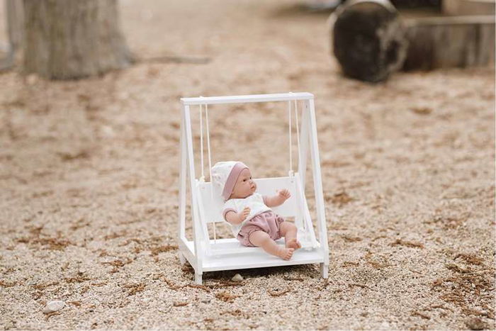 Muñecas Arias Columpio Balancín Firenze 27x24x36.50 cm para niños a partir de 3 años