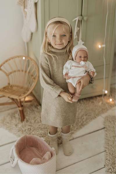 Muñecas Arias Muñeca Elegance 40 cm Andie Rosa con Capazo, Mecanismo de Llanto Try Me, Incluye Bolsa, Con Pilas y Sonidos, Edad 3+ Años