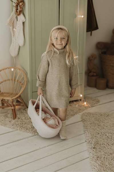 Muñecas Arias Muñeca Elegance 40 cm Andie Rosa con Capazo, Mecanismo de Llanto Try Me, Incluye Bolsa, Con Pilas y Sonidos, Edad 3+ Años