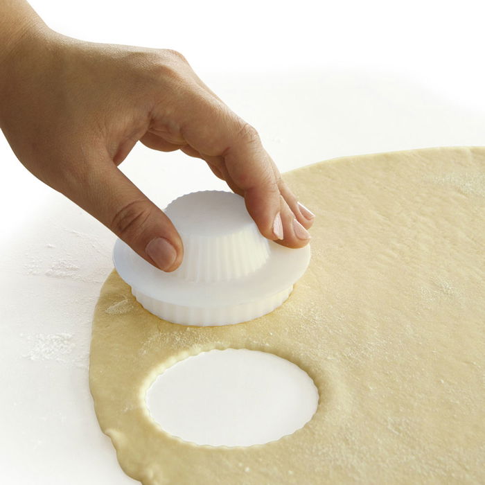 Lily Cook Molde Tartaletas con Cortador de Silicona, 15 Cavidades, Apto Horno, 33x19 cm