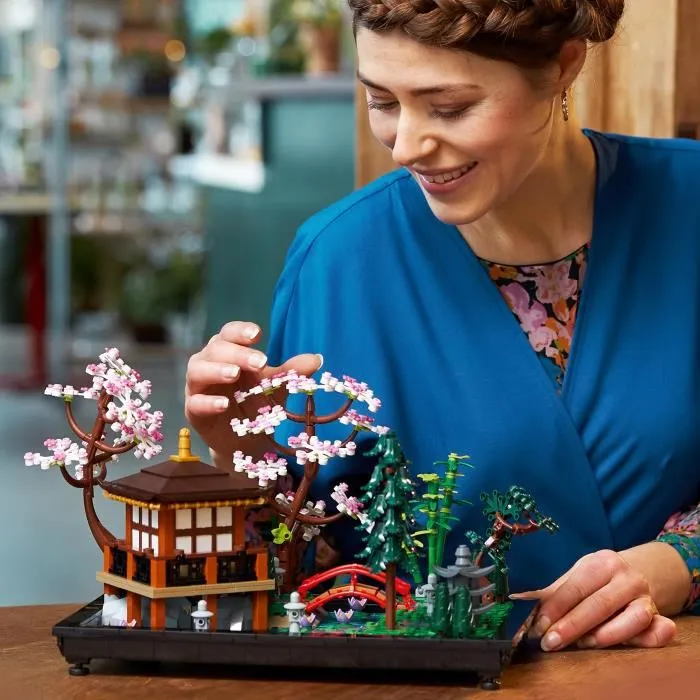 Lego Jardín Tranquilo 10315, Kit de Jardinería Botánica Zen para Adultos, Obsequio para Hombres y Mujeres