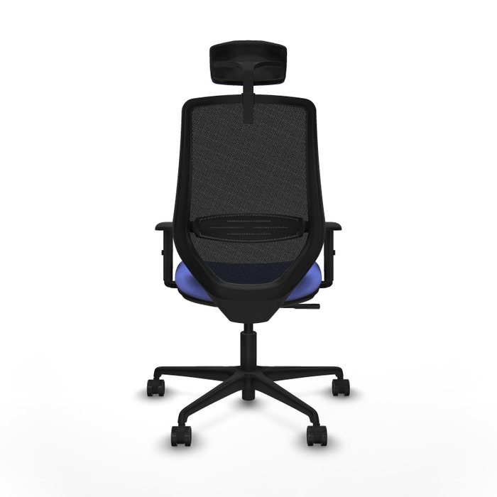 Silla de oficina Mardos con mecanismo Sincro tapizada con Tela color Azul claro y malla color Negro. Equipada con lumbar 1D, Brazos 1D, Cabecero 2D y Ruedas 65mm nailon
