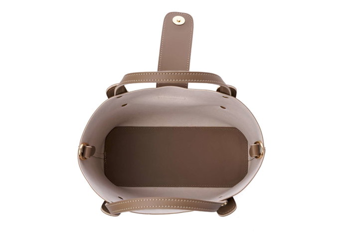 Lucky Bees Bolso de Hombro Celeste de Cuero de Polivinilo para Mujer, Accesorio Elegante y Sofisticado para el Día a Día Lucky Bees Bolso de Hombro Celeste de Cuero de Polivinilo para Mujer, Accesorio Elegante y Sofisticado para el Día a Día