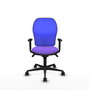 Silla de oficina Jorquera con mecanismo Sincro tapizada con Tela color Lila y malla color Azul. Equipada con lumbar 1D, Brazos 1D y Ruedas 65mm nailon