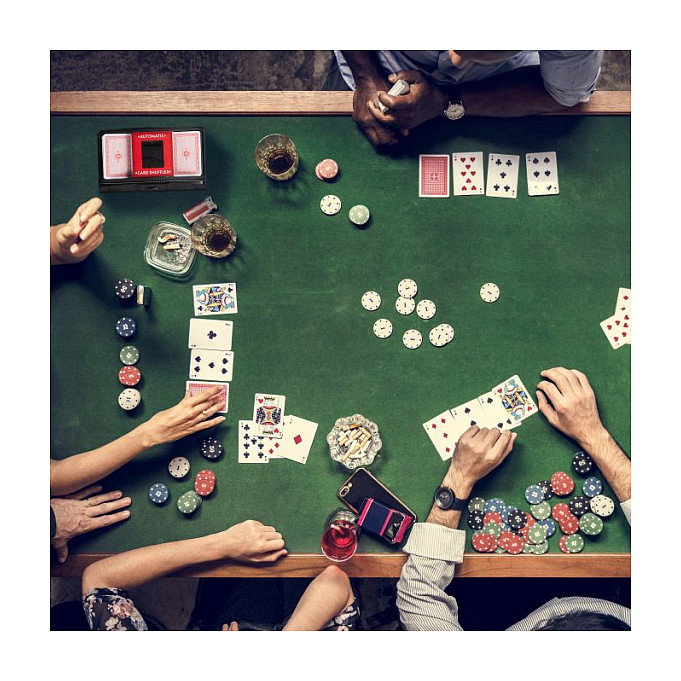 relaxdays Mezclador de cartas eléctrico con efecto cuero relaxdays Mezclador de cartas eléctrico con efecto cuero