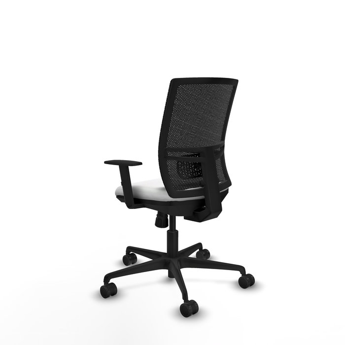 Silla de oficina Yunquera con mecanismo Sincro tapizada con Tela color Blanco y malla color Negro. Equipada con lumbar 1D, Brazos 1D y Ruedas 65mm nailon
