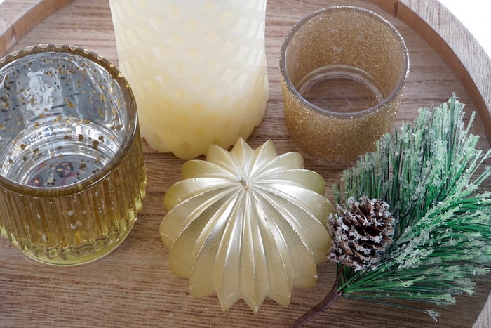 DKD Home Decor Set de 6 Velas de Cristal con Bandeja de MDF Dorada