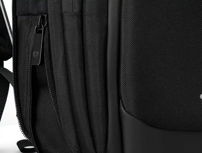 Antartik Mochila Work Slim para Portátil con 3 Compartimentos, Ultraligera, 45x33x15 cm, Negro