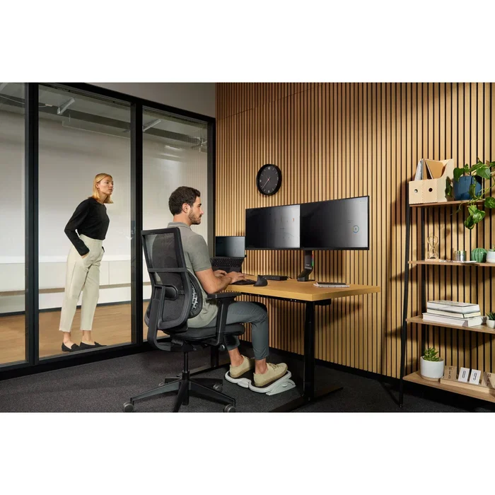 Kensington K55513WW Soporte para 2 Monitores hasta 68,6 cm (27") SmartFit Brazo Dual de Escritorio Negro, Ajustable, Ahorro de Espacio