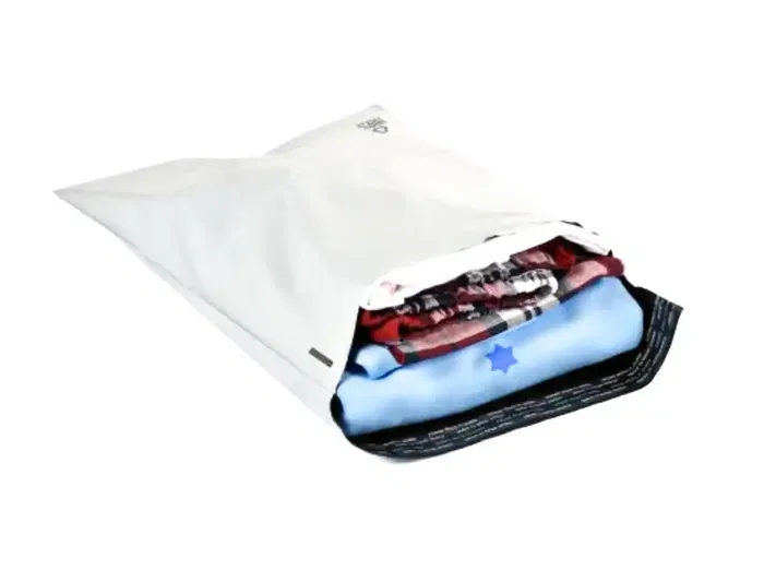 Q-connect Sobre de Plástico para Envíos 230x325 mm - Bolsa 100% Recicladas con Autocierre Blanco Q-connect Sobre de Plástico para Envíos 230x325 mm - Bolsa 100% Recicladas con Autocierre Blanco