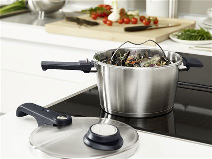 Fissler 622-412-06-070/0 Olla a Presión Vitavit® Premium 6L – 22cm con Cestillo + Trípode, Apta para Cocinas de Inducción
