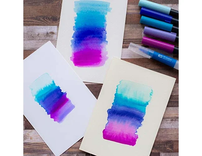 Tombow Water Brush con depósito rellenable y punta media