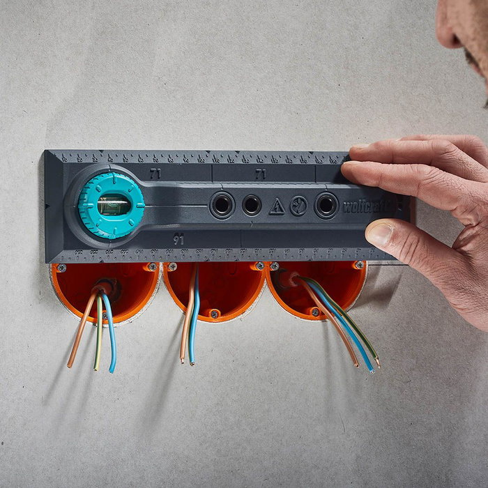 Wolfcraft 5976000 Plantilla de Perforación Electricidad para Medidas 71 y 91 mm para Instalación de Interruptores y Cajas de Enchufe en Ladrillo con Nivel de Burbuja Wolfcraft 5976000 Plantilla de Perforación Electricidad para Medidas 71 y 91 mm para Instalación de Interruptores y Cajas de Enchufe en Ladrillo con Nivel de Burbuja