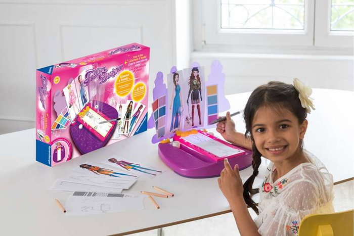 Ravensburger Juego Fashion Designer Diseña tu colección de moda Idiomas español italiano portugués A partir de 6 años Ravensburger Juego Fashion Designer Diseña tu colección de moda Idiomas español italiano portugués A partir de 6 años