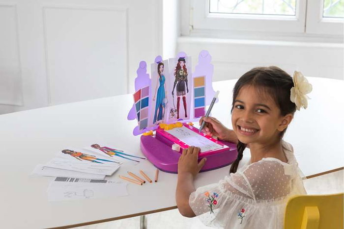 Ravensburger Juego Fashion Designer Diseña tu colección de moda Idiomas español italiano portugués A partir de 6 años Ravensburger Juego Fashion Designer Diseña tu colección de moda Idiomas español italiano portugués A partir de 6 años