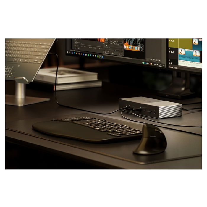 Kensington SD5000T5 EQ Docking Station Triple - Replicador de Puertos Thunderbolt 5 con 140W PD, 3 Pantallas 8K, Conexión Gigabit Ethernet y Lector de Tarjetas, para Windows/macOS