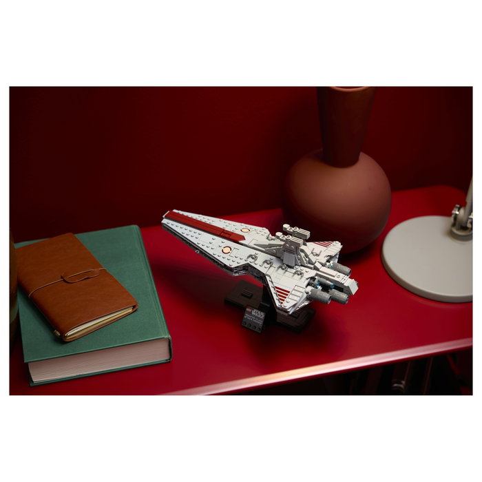 LEGO Star Wars Crucero de ataque clase Venator 75441, 643 piezas