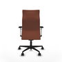 Sillón Albacete con mecanismo Sincro tapizada con Tela color Marrón. Equipado con Base nailon negra, Brazos 1D y Ruedas 65mm nailon