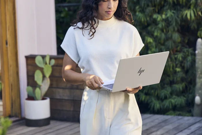 HP EliteBook X G2a 14 WUXGA 32 GB LPDDR5x 512 GB SSD AMD Ryzen AI 5 Plata