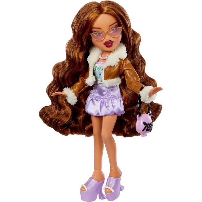 Bratz Muñeca de Moda Coleccionable Yasmin para Salir con Atuendo, Bolso y Gafas de Sol Edades 6+ LIT0035051524205 Bratz Muñeca de Moda Coleccionable Yasmin para Salir con Atuendo, Bolso y Gafas de Sol Edades 6+ LIT0035051524205