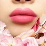 Guerlain KISSKISS BEE GLOW Bálsamo Labial Reparador con Color #458 Pop Rose Glow - Stick 3.2g, Hidratación 24h, 98% Ingredientes Naturales
