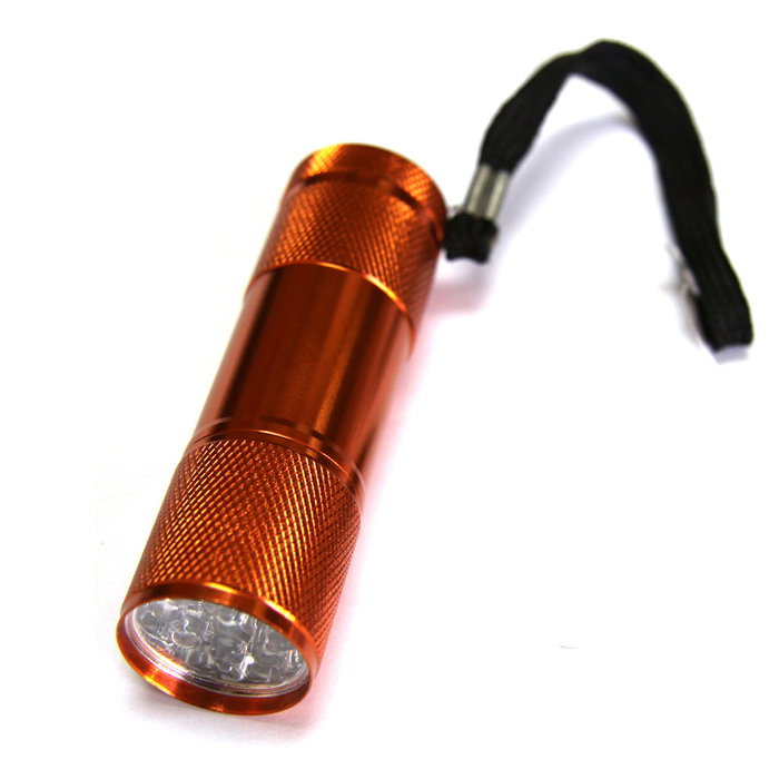 Je cherche une Idee Linterna 8,8 cm - Linterna 9 LED Surtida de Aluminio con Correa - Colores: Lila, Verde, Rosa, Gris, Azul, Rojo, Naranja, Plata - Incluye 3 Pilas AAA