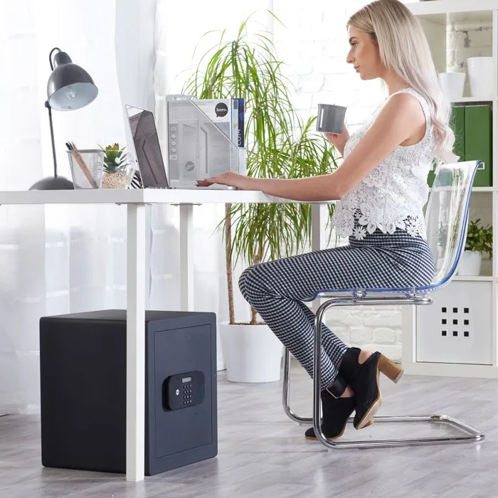 Yale YSEB/400/EB1 Caja Fuerte de Seguridad con Cerradura Electrónica Yale YSEB/400/EB1 Caja Fuerte de Seguridad con Cerradura Electrónica