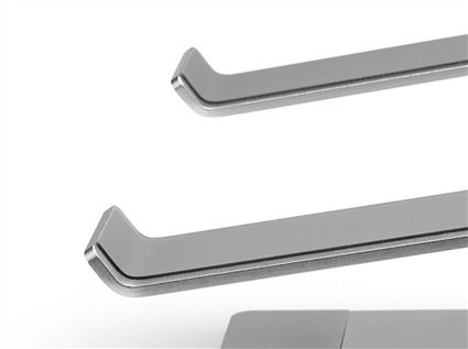 One For All DM0060 Accesorio Elevador de Laptop Doble Altura Universal, Libera Espacio, Evita Sobrecalentamiento