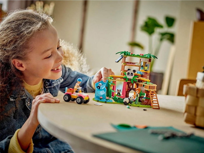 LEGO Friends Cuidado Animal en el Refugio de Pandas 42648