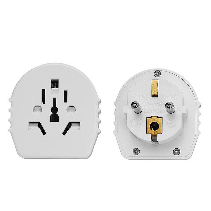 MicroConnect Adaptador Universal Mundo a Europa para Viajeros, Compatible con Schuko y Equipos de Alta Potencia