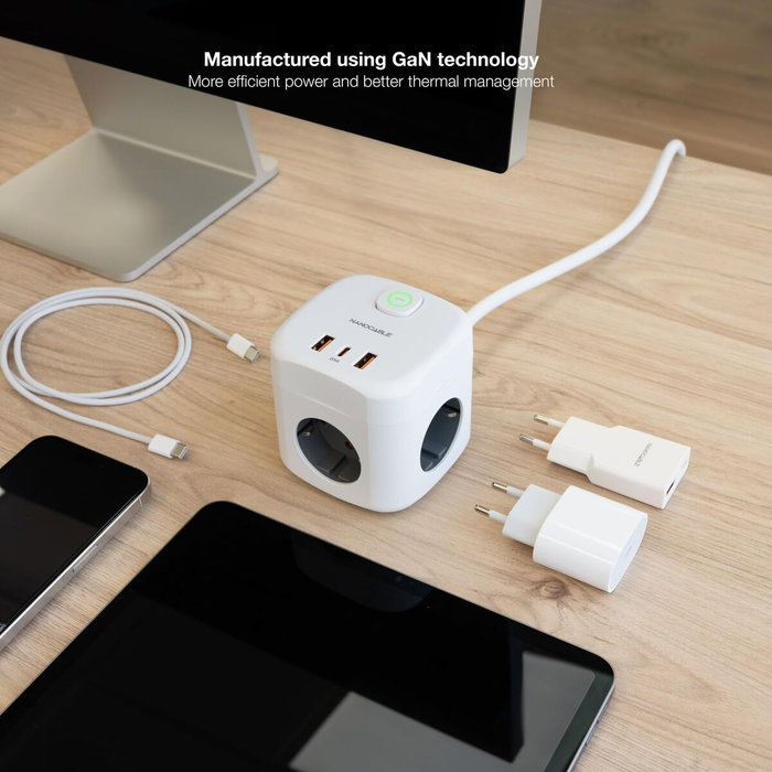 Nanocable Regleta Cubo con 3 Enchufes y 3 USB (2 USB-A + 1 USB-C), GaN, Blanco