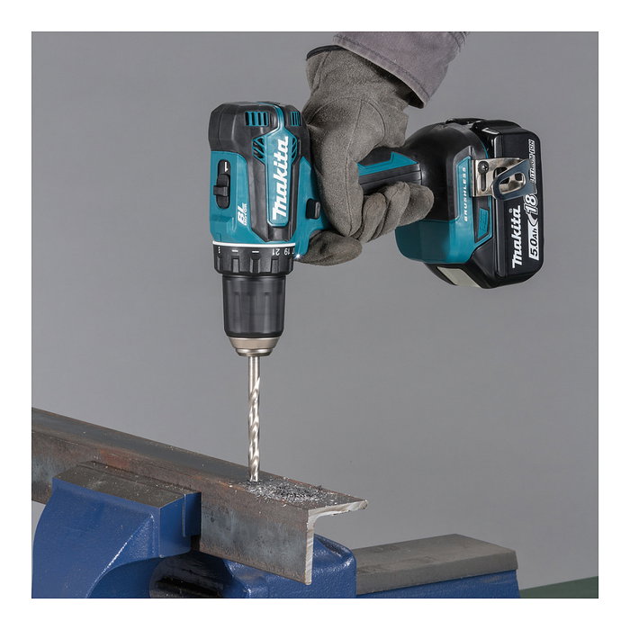 Makita DDF485RTJ - Taladro Percutor Atornillador a Bateria de 18V, Sin Llave, 1900 RPM, Capacidad en Acero 1.3 cm, Incluye 2 Baterias y Cargador (Kit)