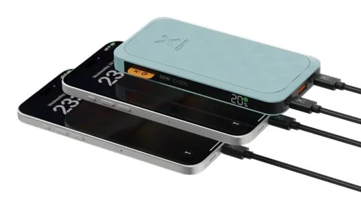 Xtorm FS5102U - Power Bank Batería Externa 10000 mAh 20W, Carga Rápida Quick Charge 3.0, 3 Puertos (USB-C), Pantalla LCD, Verde Azulado