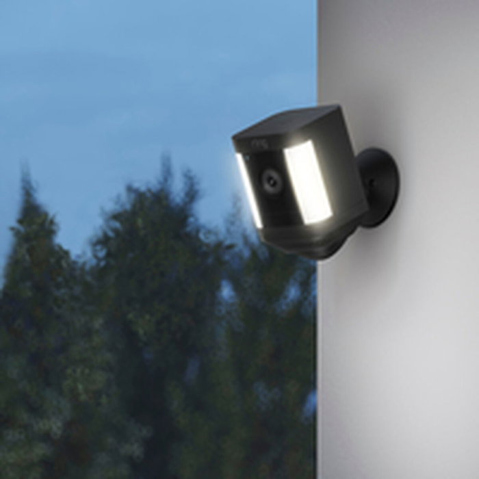 Ring Spotlight Cam Plus Battery Negra