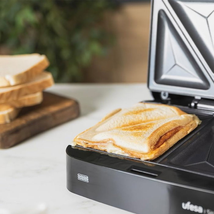 Sandwichera UFESA Negro 750 W Sandwichera UFESA Negro 750 W