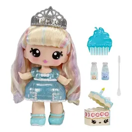 Yummiland Muñeca grande de 25 cm para peinar y abrazar, Mascota + bálsamo labial perfumado Callie, A partir de 4 años