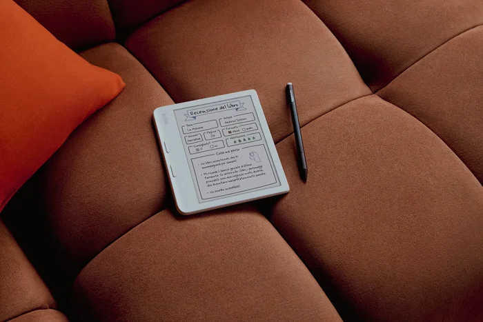 Kobo Libra Colour - eBook Reader con Pantalla Táctil a Color E Ink Kaleido de 7" (17.8 cm), Resolución 1264x1680, 32 GB, Wi-Fi, Bluetooth, Resistente al Agua, Color Blanco