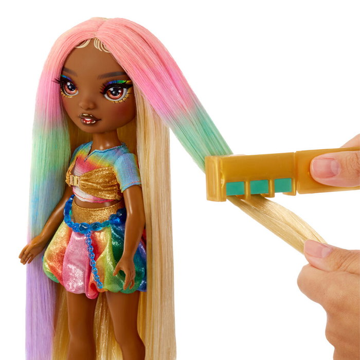 MGA Muñeca Meline Hair Chalk & Style Rainbow High para +6 años, pelo largo y teñible con colores arcoíris