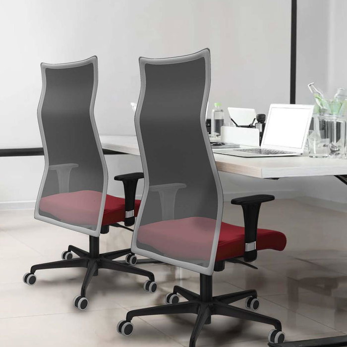 Sillón Albacete con mecanismo Sincro tapizada con Similpiel color Gris oscuro y malla color Blanco. Equipado con Base nailon negra, Brazos 1D y Ruedas 65 mm parqué