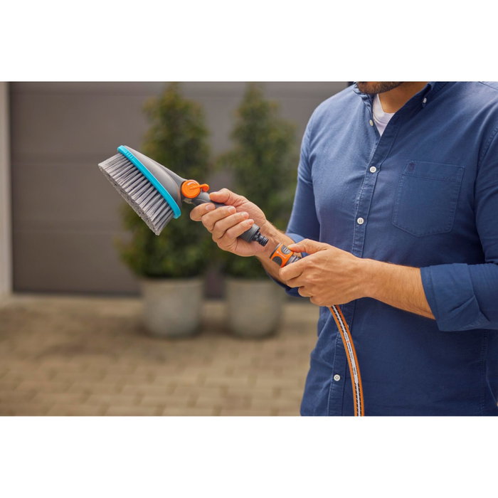 Gardena Cleansystem Hand Brush M soft Gardena Cleansystem Hand Brush M soft
