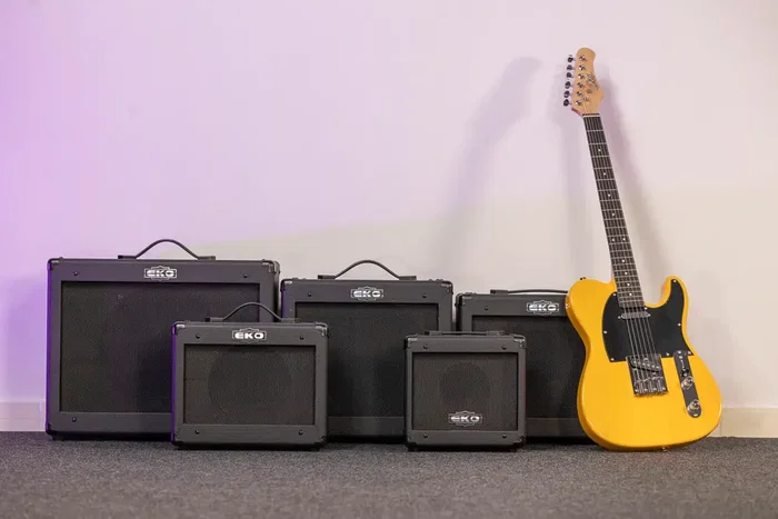 EKO Amplificador de Guitarra Combo Bs10 Negro Stealth 5" 10W para Guitarra Eléctrica con Salida para Auriculares